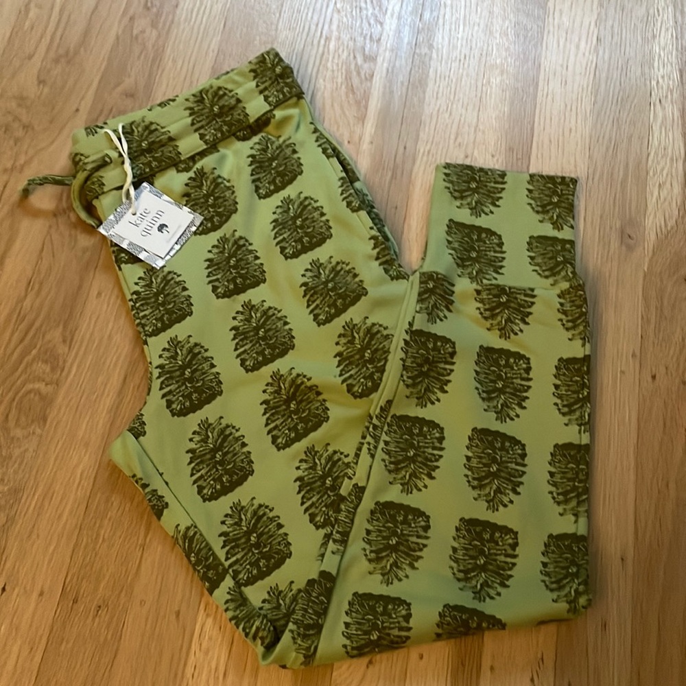 Kate Quinn Womens pine cone print joggers